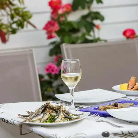 Mavridis 3* פלוגיטה